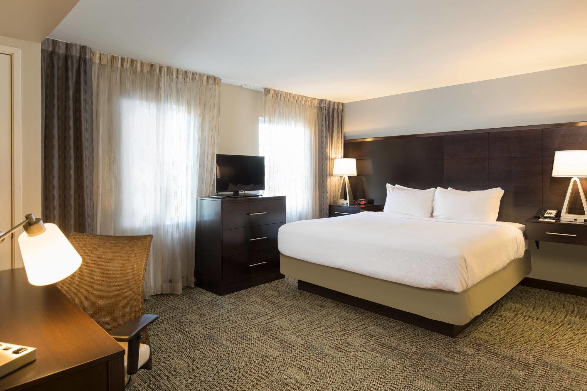 Staybridge Suites Corona South By Ihg Extérieur photo
