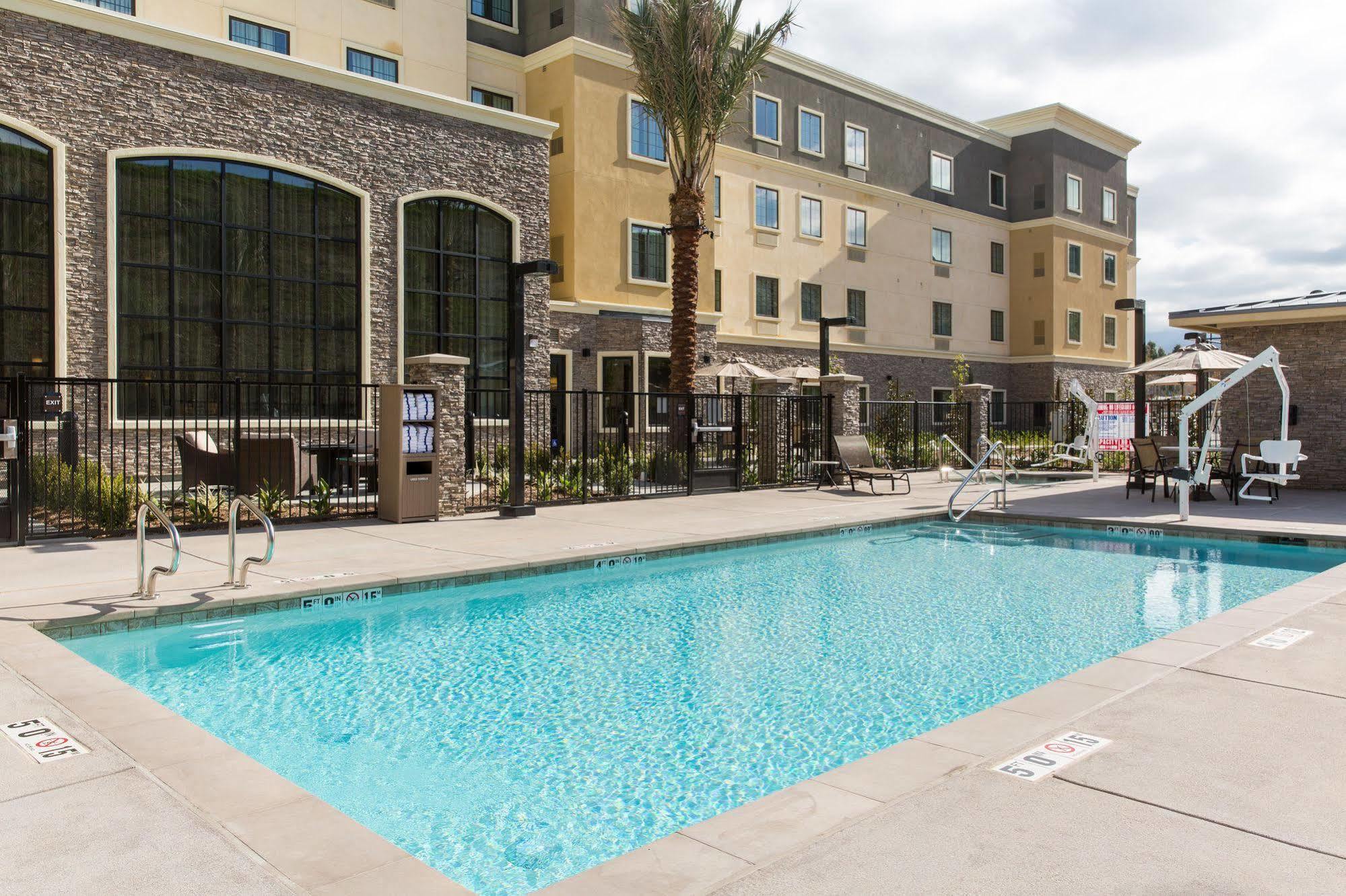 Staybridge Suites Corona South By Ihg Extérieur photo